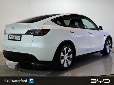 2024 Tesla Model Y - thumbnail 3