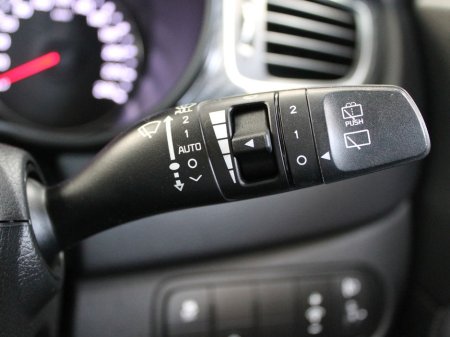 2017 Kia Carens 7 Seater EX 5DR €13,999 thumbnail