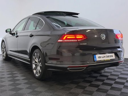 2018 Volkswagen Passat - thumbnail 5