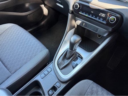 2023 Toyota Yaris - thumbnail 18