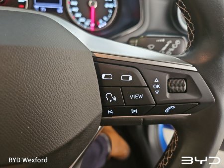 2022 SEAT Arona 1.0TSI 110hp Xperience €18,975 thumbnail