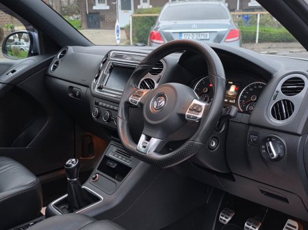 2016 Volkswagen Tiguan 2.0 TDI 150HP BMT Edition-R €15,450 thumbnail