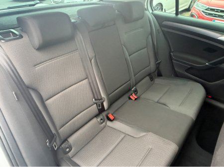 2018 Volkswagen Golf - thumbnail 11