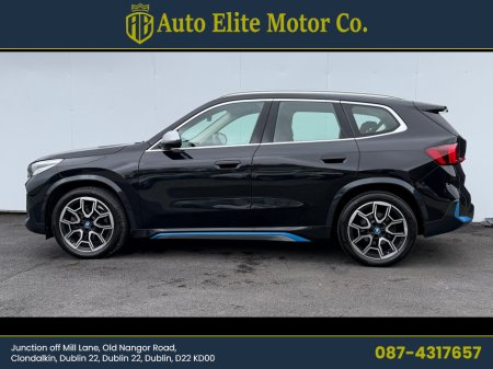 2023 BMW iX1 - view 3