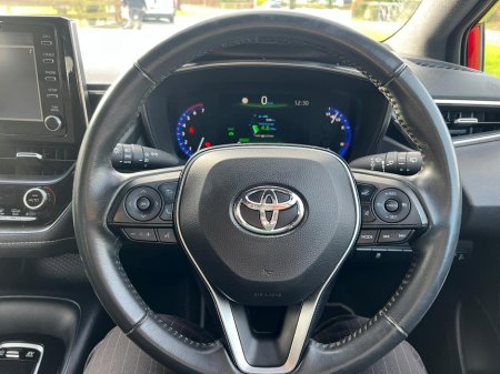 2021 Toyota Corolla 1.8 Hybrid Luna Hatchback €21,500 thumbnail