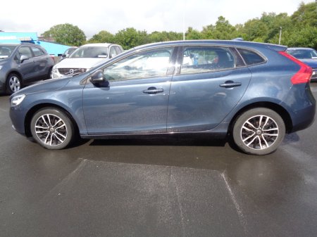 2017 Volvo V40 D2 Momentum 120PS 5DR €14,900