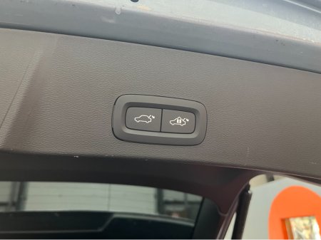 2022 Volvo XC40 - thumbnail 7