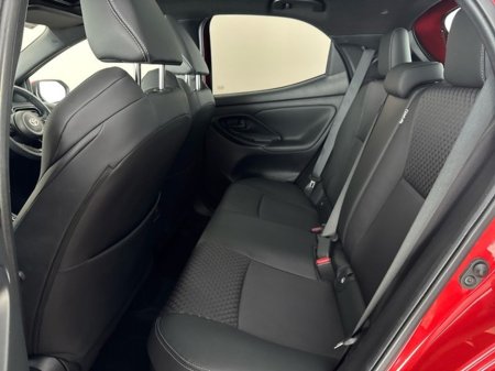 2024 Toyota Yaris HYBRID PLATINUM *TOP SPEC* €28,950 thumbnail