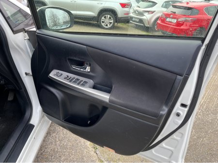 2018 Toyota Prius+ - thumbnail 14