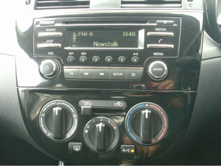 2015 Nissan Pulsar - thumbnail 23