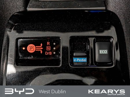 2022 Nissan Leaf - thumbnail 25