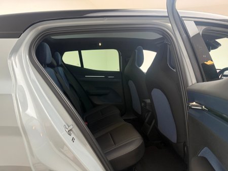 2024 Volvo EX30 ULTRA 69KWH *PAN ROOF* €35,990 thumbnail