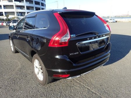 2017 Volvo XC60 - thumbnail 3
