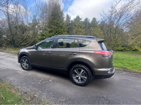 2016 Toyota Rav4 - thumbnail 4