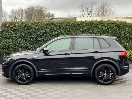 2018 Volkswagen Tiguan R-LINE 4MOTION BLACK EDITION 2.0 TDI // FULL SERVICE HISTORY // LEATHER HEATED SEATS // 360 PARKING CAMERAS €29,900 thumbnail