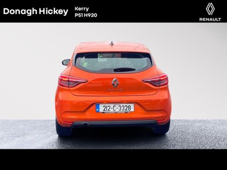 2021 Renault Clio Dynamique TCe 100 €15,900 thumbnail