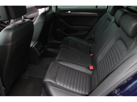 2019 Volkswagen Passat - thumbnail 20