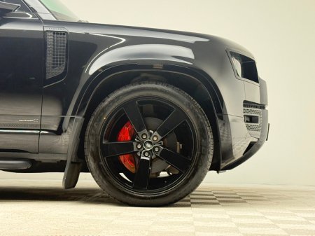 2023 Land Rover Defender X P400E FLAGSHIP MODEL €87,990 thumbnail