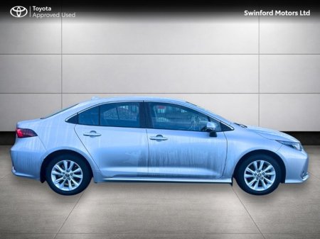 2024 Toyota Corolla - thumbnail 3