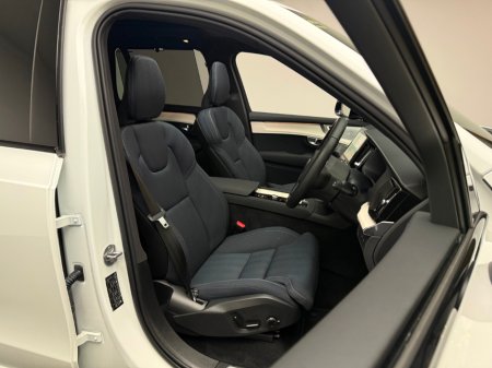 2025 Volvo XC90 - thumbnail 11