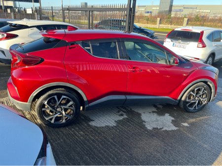 2019 Toyota C-HR 1.8 HYBRID AUTO LOW KM HIGH SPEC €18,950 thumbnail