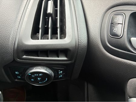 2017 Ford Focus 5DR 1.5 TD 95PS 6SPEED 4DR €14,900 thumbnail