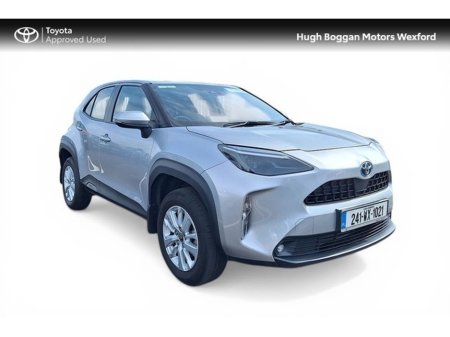 2024 Toyota Yaris Cross LUNA HYBRID, NICE LOW MILEAGE!
