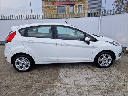 2017 Ford Fiesta ZETEC 1.25 60PS M5 5DR MCA 4DR €7,995 thumbnail