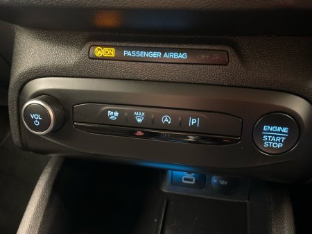 2023 Ford Focus - thumbnail 17