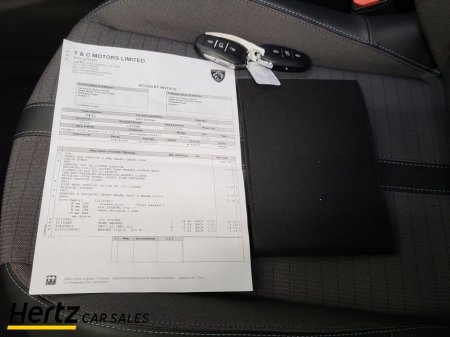 2023 Peugeot 2008 - thumbnail 25