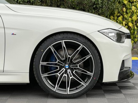 2015 BMW 3 Series - thumbnail 9