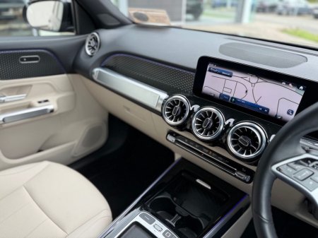 2025 Mercedes-Benz GLB - thumbnail 9