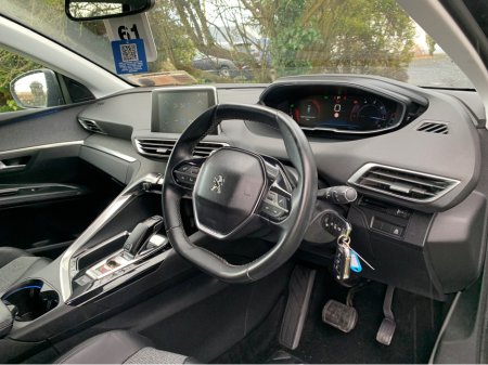 2018 Peugeot 5008 ALLURE 1.6 BLUE HDI 120 4 AUTOMATIC €17,995 thumbnail