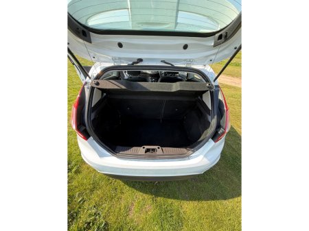 2013 Ford Fiesta - thumbnail 6