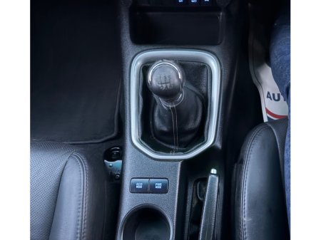 2020 Toyota Hilux DOUBLE CAB SR5 4DR thumbnail