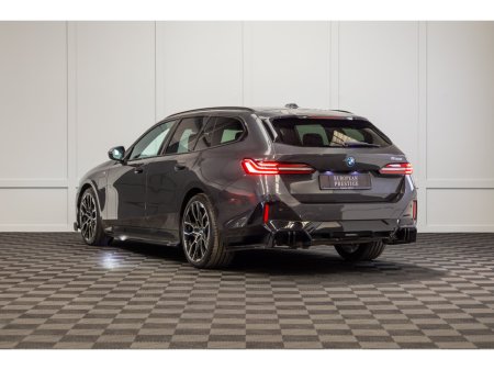 2025 BMW 5 Series - photo 4