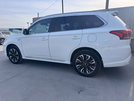 2017 Mitsubishi Outlander - photo 2