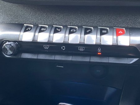 2019 Peugeot 5008 1.5 BlueHDi 130bhp Allure Auto €24,900 thumbnail