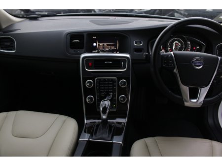 2017 Volvo V60 - thumbnail 18