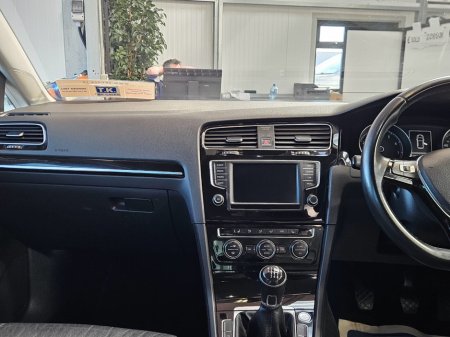 2017 Volkswagen Golf - thumbnail 9