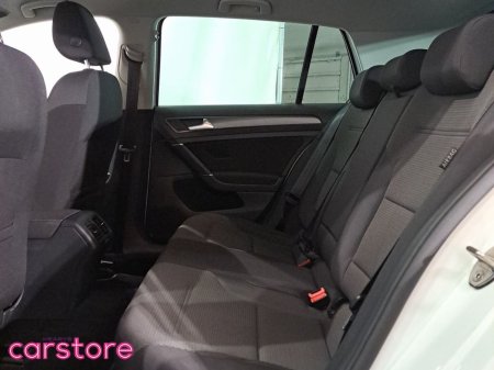 2017 Volkswagen Golf - thumbnail 10