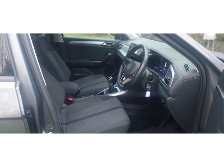 2023 Volkswagen T-Roc LIFE 2.0 TDI MAN 116HP €27,950 thumbnail