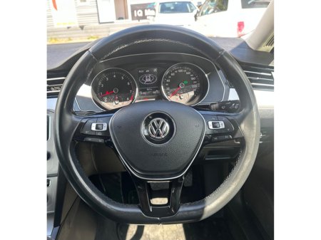 2016 Volkswagen Passat - thumbnail 17