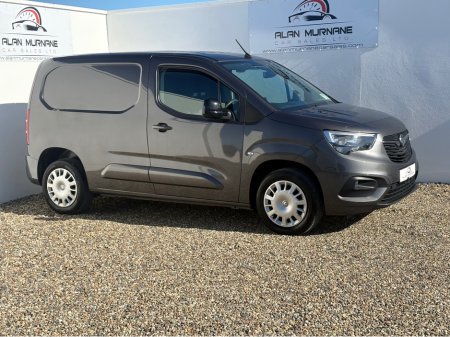 2023 Vauxhall Combo - view 2