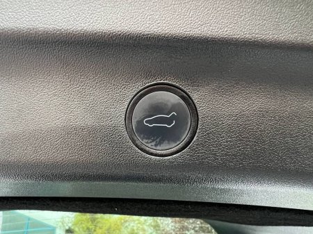 2023 Tesla Model Y - thumbnail 15