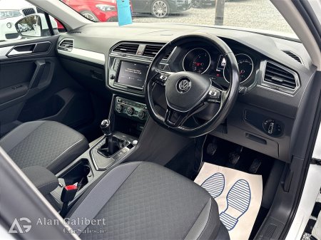 2017 Volkswagen Tiguan - thumbnail 9