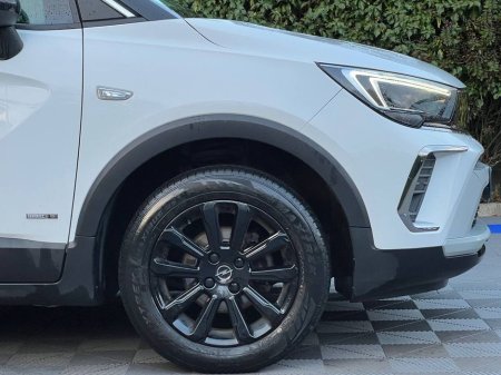 2023 Opel Crossland SRI 1.5 // REVERSE CAMERA // DUAL ZONE CLIMATE CONTROL // CRUISE CONTROL €15,750 thumbnail