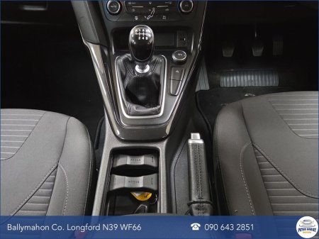 2017 Ford Focus - thumbnail 16