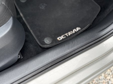 2017 Skoda Octavia - thumbnail 19