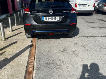 2018 Nissan Leaf - thumbnail 9